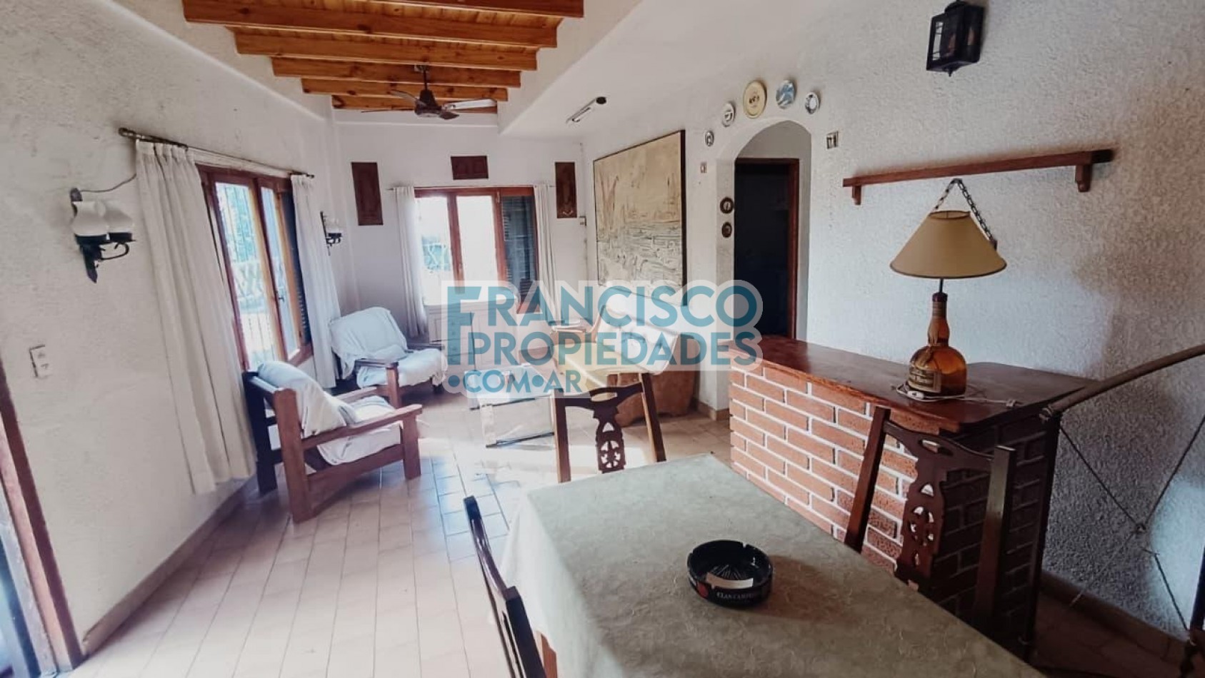 Casa con amplio lote - Zona Sur, Villa Gesell