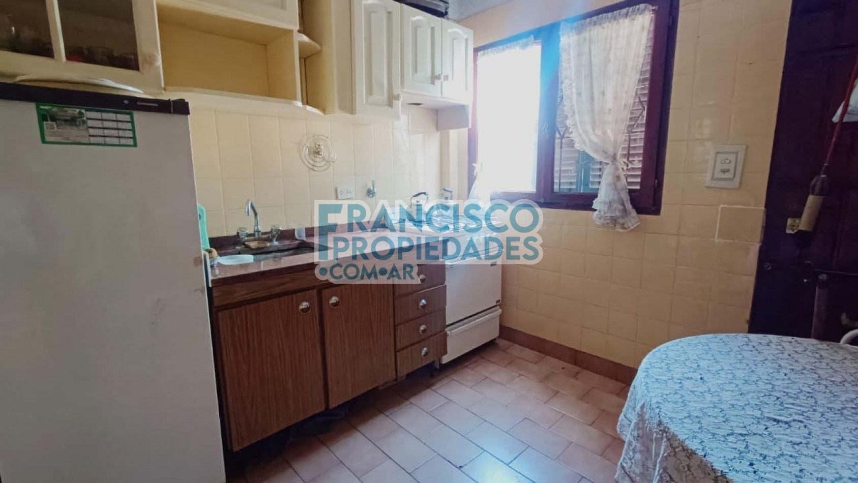 Casa con amplio lote - Zona Sur, Villa Gesell